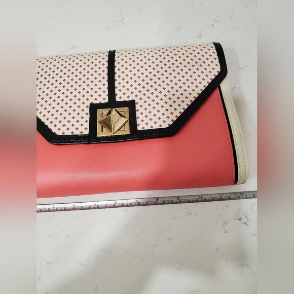 NWOT - Pink and cream clutch/shoulder bag - Picture 8 of 11